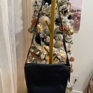 Vintage Coach bistro made in the USA excellent crossbody. Thick crossbody strap